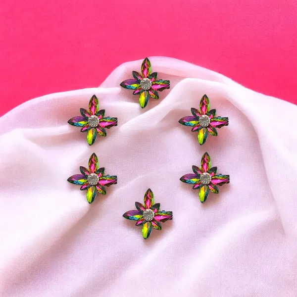 Elevate_Your_Style_with_Our_Eye-Shaped_Crystal_Stone_Flower_Hair_Clip_Featuring_Shimmering_Nag_Crystals_Perfect_for_Any_Occasion,_Lightweight,_Secure_Grip,_and_Suitable_for_All_Hair_Types!