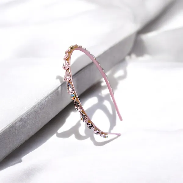 Elevate_Your_Style_with_Our_Stunning_Drop-Shaped_Crystal_Hairband_Featuring_Shimmering_Nag_Crystals_Perfect_for_Any_Occasion,_Lightweight,_Comfortable,_and_Suitable_for_All_Hair_Types_and_Ages