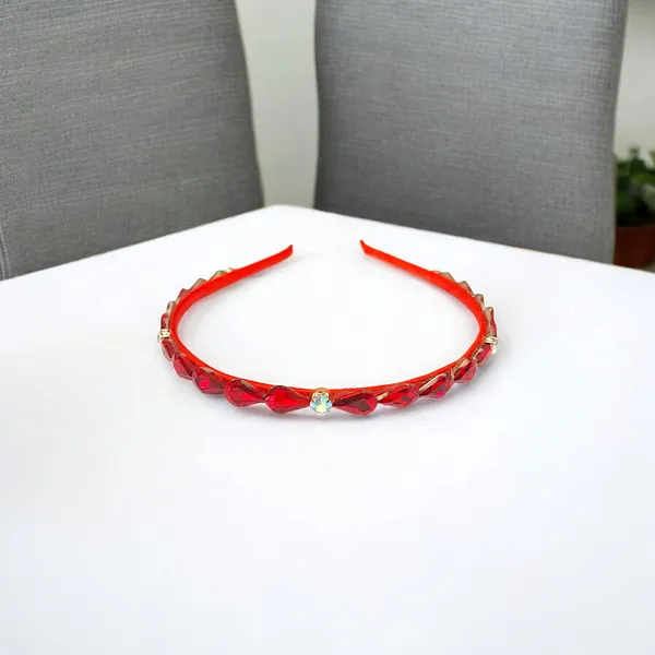 Elevate_Your_Style_with_Our_Stunning_Drop-Shaped_Crystal_Hairband_Featuring_Shimmering_Nag_Crystals_Perfect_for_Any_Occasion,_Lightweight,_Comfortable,_and_Suitable_for_All_Hair_Types_and_Ages