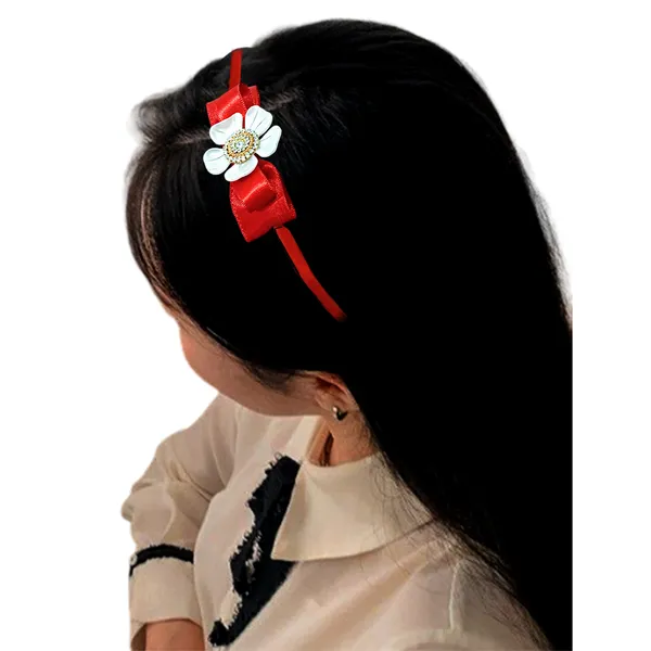Elevate_your_style_with_our_elegant_hairband,_featuring_a_chic_bow,_stunning_pearl_flower,_and_sparkling_nag_crystals._Lightweight_and_comfortable,_it's_perfect_for_any_occasion_and_suitable_for_all_ages.