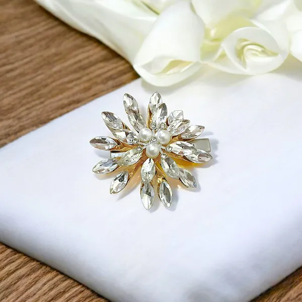 Eye-Shaped_Crystal_Flower_Hair_Clip_with_3_Pearl_Beads_Center_and_Secure_Back_Clip_Elegant_Hair_Accessory