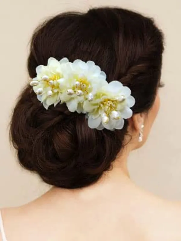 Cream_Rose_Flower_Comb_Slide_Hair_Accessories_For_Women_&_Girls_(14_X_8_X_1_Cm)