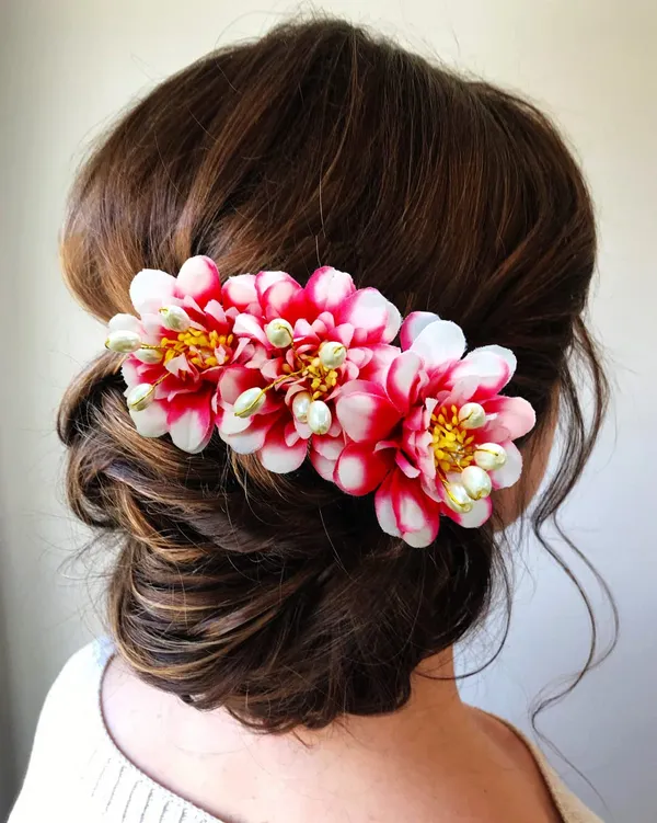 Red_&_Cream_Rose_Flower_Comb_Slide_Hair_Accessories_For_Women_&_Girls_(14_X_8_X_1_Cm)