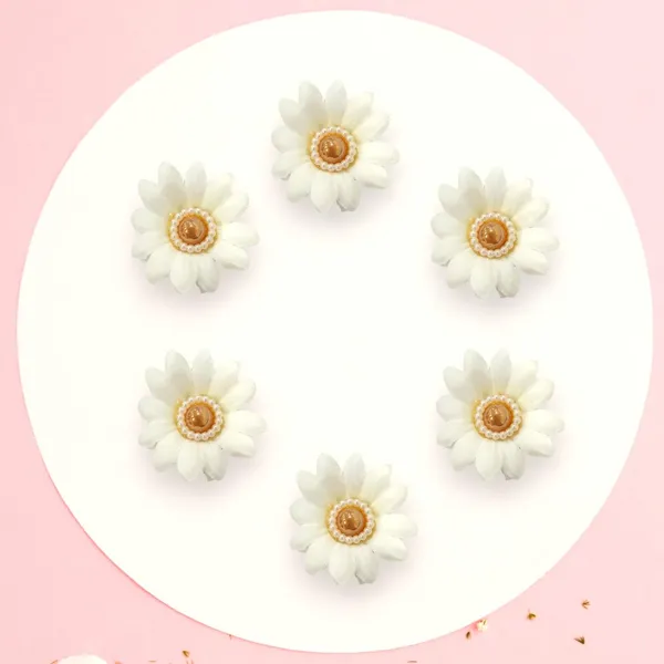 White_Artificial_Floral_Bridal_Brooch_&_Hair_Pin_(6_Flower_Clip)