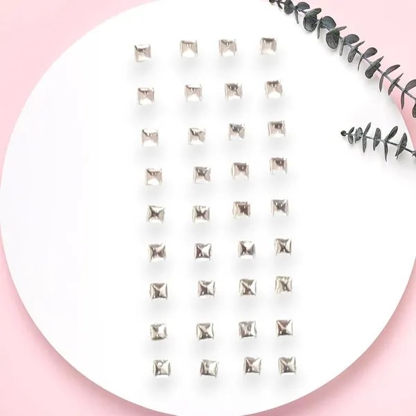 Silver_Shimmering_Square_Hair_Stickers_(36_Pieces)_(16_X_14_X_10_Cm)