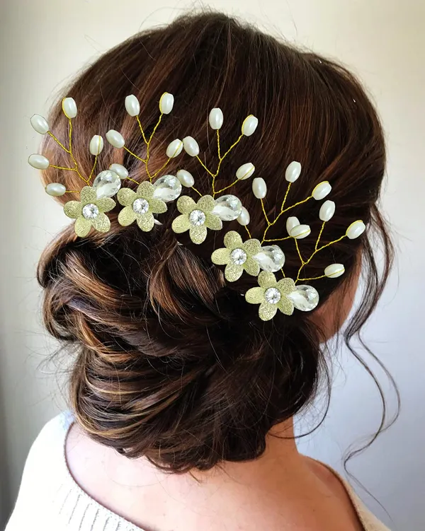 Golden_Artificial_Flower_With_Pearls_Hair_Pin_For_Women_&_Girls_(14_X_8_X_4_Cm)