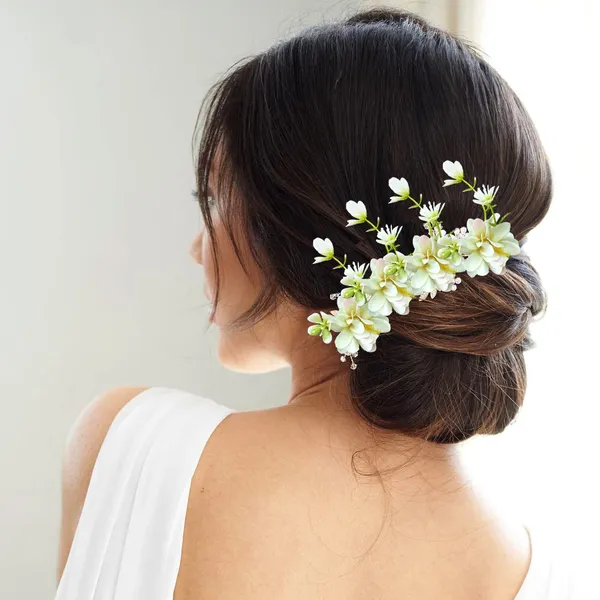 White_Artificial_Floral_Design_Bridal_Hair_Accessories_For_Women_&_Girls