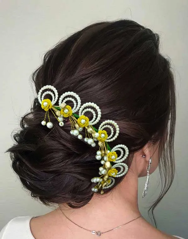 Golden_Artificial_Flowers_With_Pearls_Peacock_Feather_Shape_Hair_Vein_Accessories_For_Women_&_Girls