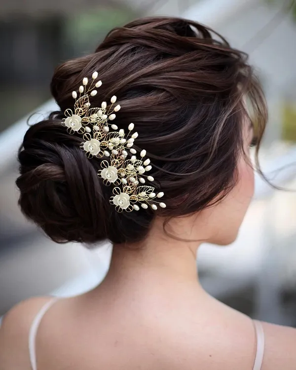 Pack_of_4_Silver_Artificial_Metal_Roses_With_White_Pearls_And_Metal_Leaves_Hair_Pin_For_Women