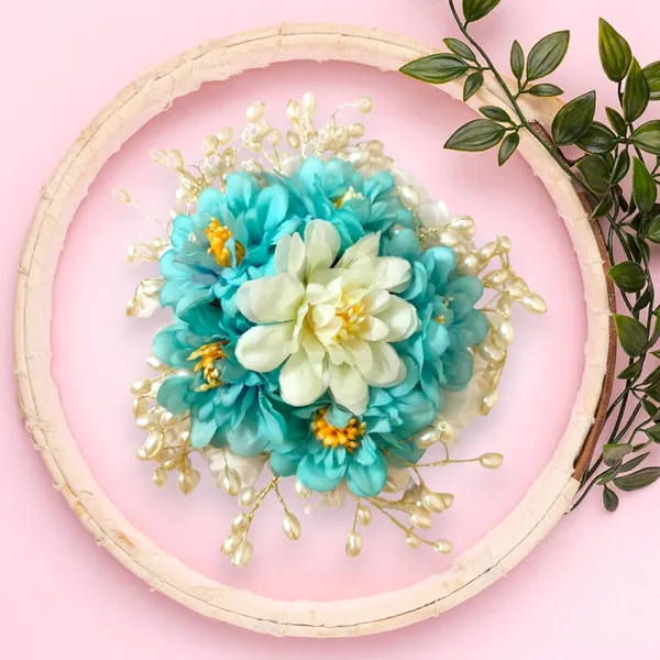 Blue_&_Green_Artificial_Floral_Gajra_Judabun_With_Pearl_Bead_Branches_Hairpin_Accessories_For_Women_&_Girls_(14_X_8_X_1_Cm)
