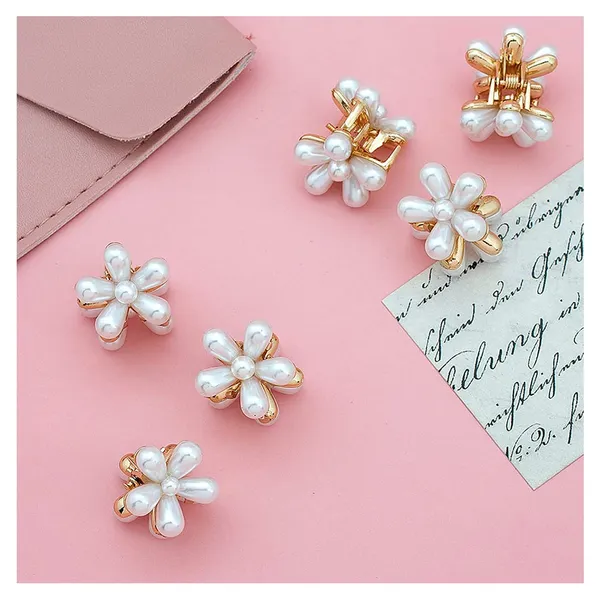 White_Mini_Pearl_Claw_Clips_With_Flower_Design_Small_Pearl_Hair_Jaw_Clips_For_Women_&_Girls_(Set_Of_6_Pins)