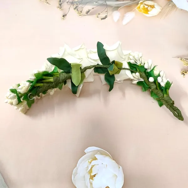White_Rose_Floral_Hairpin_With_Leaf_&_Pearl_Design_For_Women_&_Girls_(14_X_8_X_1_Cm)