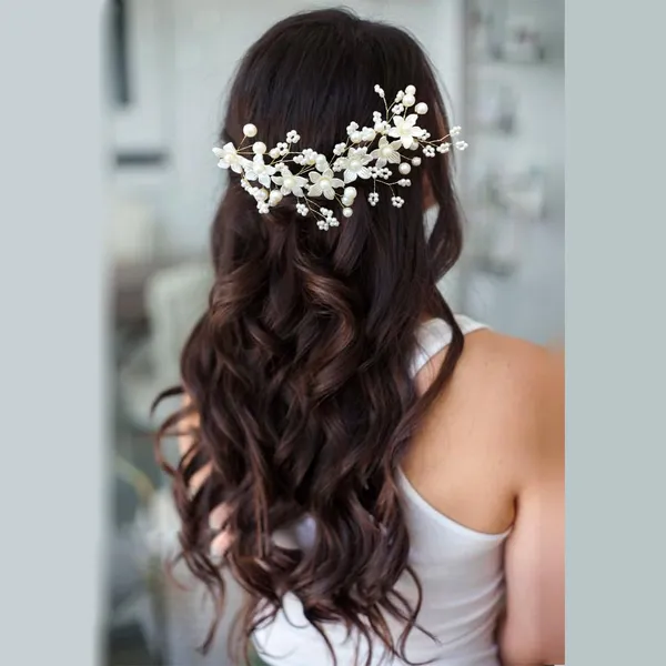 Silver_Floral_With_Pearl_Design_Hair_Vein_Accessories_For_Women_&_Girls_(14_X_8_X_1_Cm)