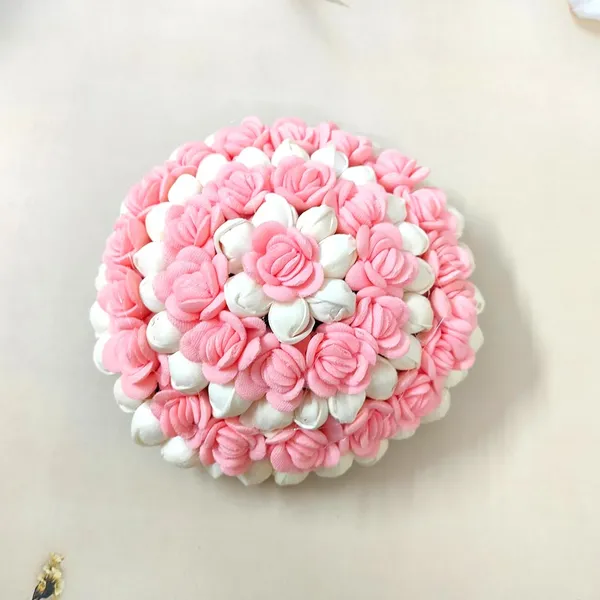 Peach_Artificial_Mogra_With_Small_Rose_Flower_Gajra_For_Women_&_Girls_(14_X_8_X_1_Cm)