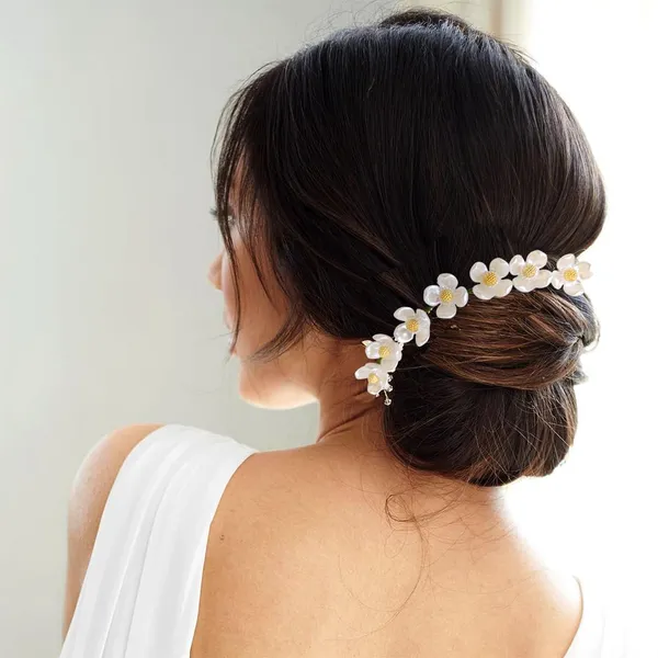 White_&_Gold_Artificial_Flowers_7_Pearl_Design_Hair_Pin_Accessories_For_Women_&_Girls_(14_X_8_X_1_Cm)