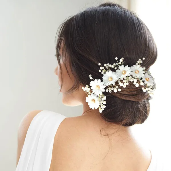 White_Artificial_Round_Shape_Flowers_With_Pearls_Bridal_Hair_Vein_Accessories_For_Women
