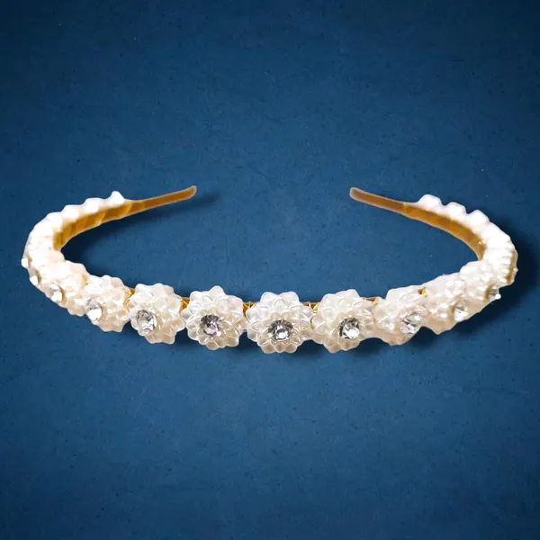 Gold_&_White_Artificial_Metal_Pearl_Flowers_With_Sparkling_Crystal_Beads_Design_Headband_For_Women_&_Girls_(14_X_8_X_1_Cm)