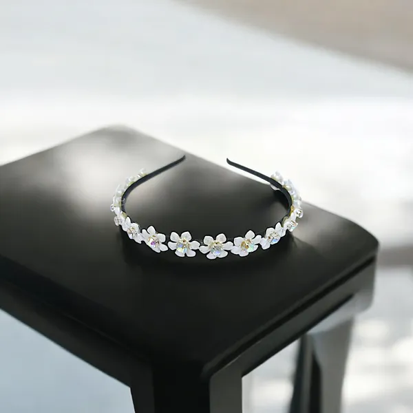 Pearl_Blossom_Elegance_Hair_Band.