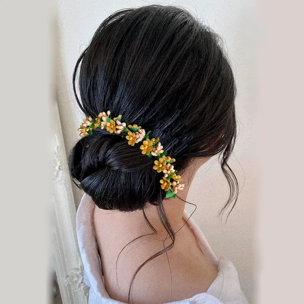 Golden_Small_Flower_And_Beads_Design_Hairpin_For_Women_And_Girl_(14_X_8_X_1_Cm)