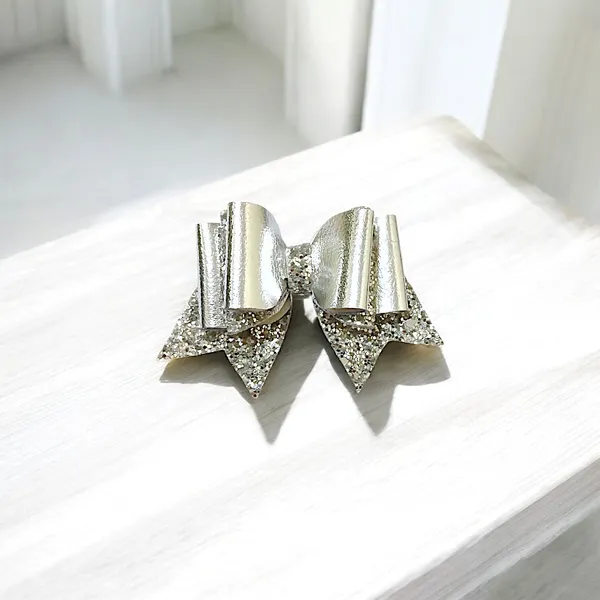 Radiant_Raxine_Hair_Bow:_Style_Meets_Elegance.
