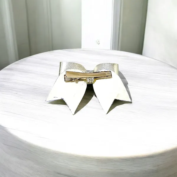 Radiant_Raxine_Hair_Bow:_Style_Meets_Elegance.