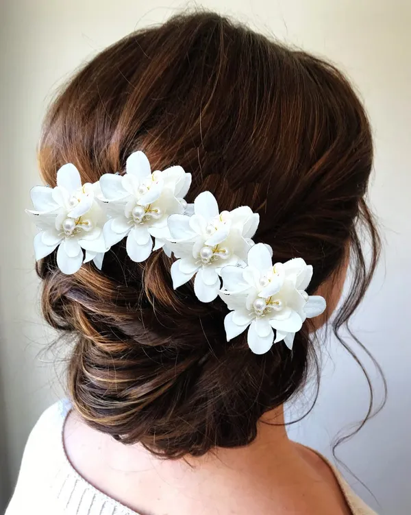 Pack_of_5_White_Flower_With_Pearl_Hair_Pin_Accessorie_For_Women
