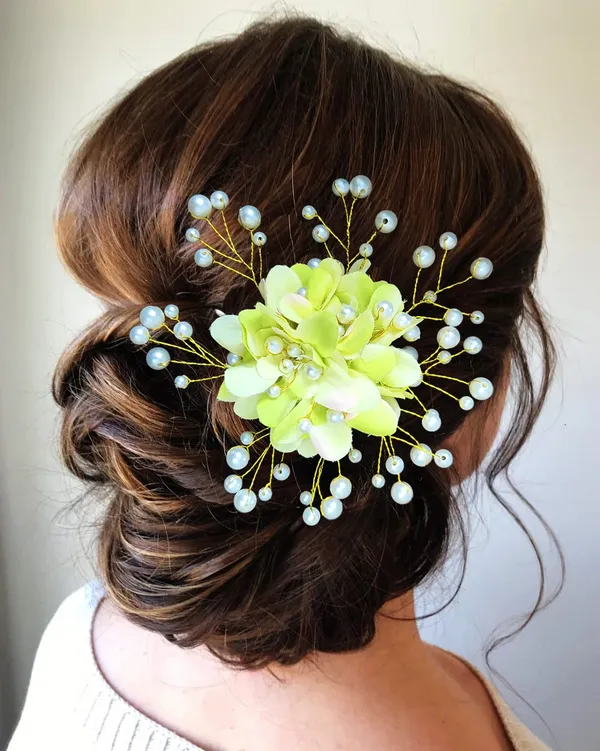 Green_Floral_Shaped_With_Pearl_Hairpin_Accessories_For_Women_&_Girls_(13_X_8_X_1_Cm)