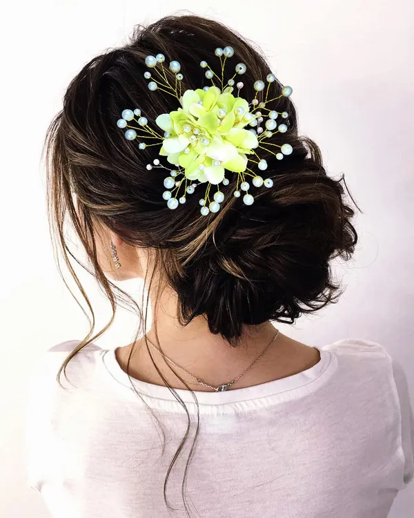 Green_Floral_Shaped_With_Pearl_Hairpin_Accessories_For_Women_&_Girls_(13_X_8_X_1_Cm)