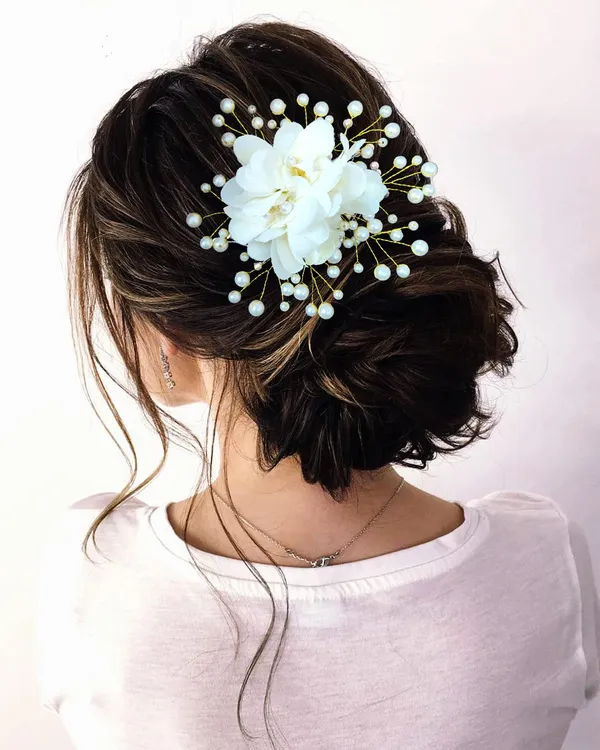 White_Floral_Shaped_With_Pearl_Hairpin_Accessories_For_Women_&_Girls_(13_X_8_X_1_Cm)