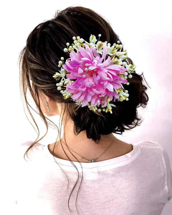 Baby_Pink_Floral_Design_With_Pearl_&_Stone_Gajra_Hair_Accessories_For_Women_&_Girls_(14_X_8_X_1_Cm)