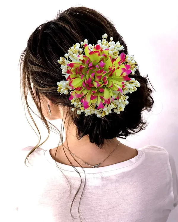 Green_&_Pink_Floral_Design_With_Pearl_&_Stone_Gajra_Hair_Accessories_For_Women_&_Girls_(14_X_8_X_1_Cm)