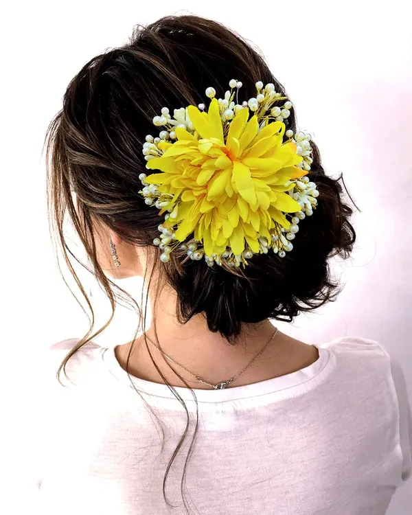Light_Yellow_Floral_Design_With_Pearl_&_Stone_Gajra_Hair_Accessories_For_Women_&_Girls_(14_X_8_X_1_Cm)