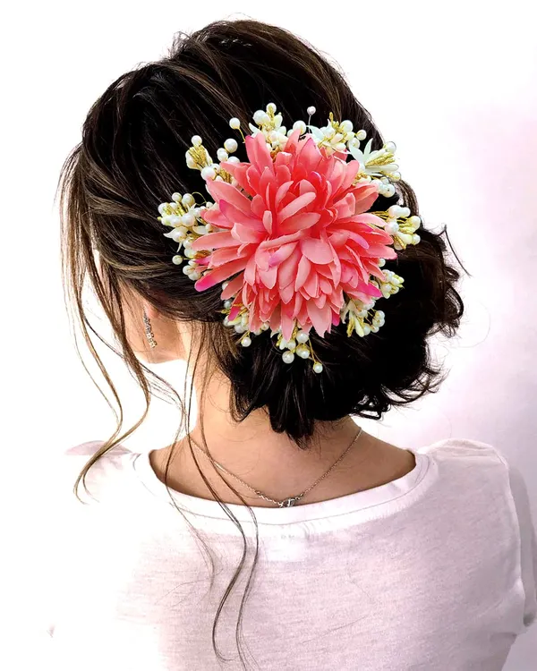 Peach_Floral_Design_With_Pearl_&_Stone_Gajra_Hair_Accessories_For_Women_&_Girls_(14_X_8_X_1_Cm)
