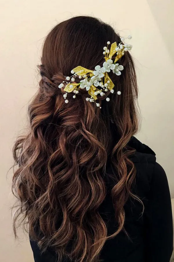 Gold_&_White_Artificial_Flower_Metal_Leaf_With_Pearl_&_Stone_Comb_Slide_Hair_Pin_Accessories_For_Women_&_Girls_(14_X_8_X_1_Cm)