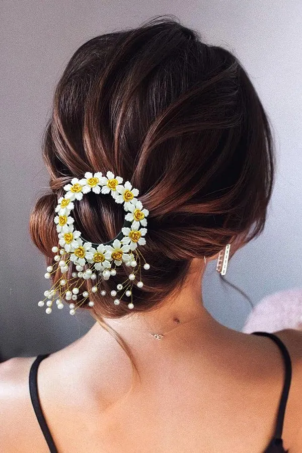 White_Artificial_Pearl_And_Flower_Hair_Clip_Accessories_For_Women_(14_X_8_X_1_Cm)