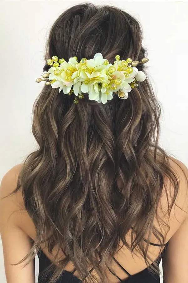 Cream_Artificial_Beautiful_Flower_Comb_Slide_|_Bridal_Hair_Barrette_Ties,_Hairpins_For_Women_&_Girls_(16_X_14_X_10_Cm)