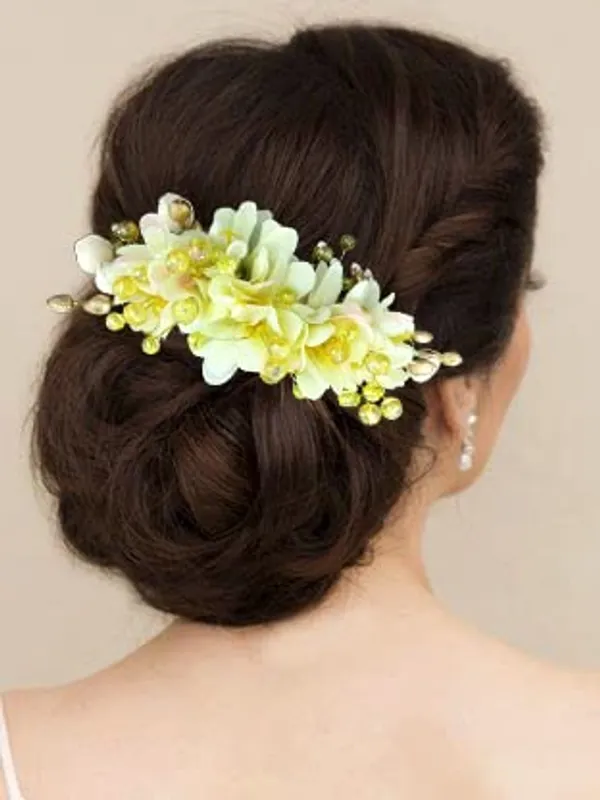 Cream_Artificial_Beautiful_Flower_Comb_Slide_|_Bridal_Hair_Barrette_Ties,_Hairpins_For_Women_&_Girls_(16_X_14_X_10_Cm)