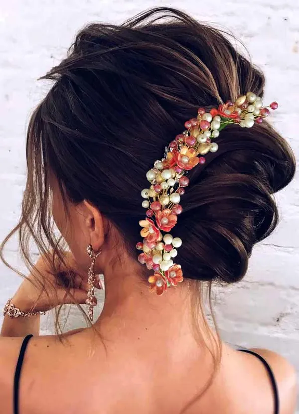 Red_Artificial_Small_Rose_With_Metals_And_Pearls_Hair_Vein_Accessories_For_Women_&_Girls