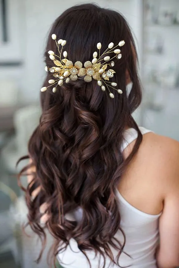 Golden_Artificial_Metal_Flower_With_Leaves,_Stones,_And_Peals_Bridal_Comb_Slide_Hair_Accessories