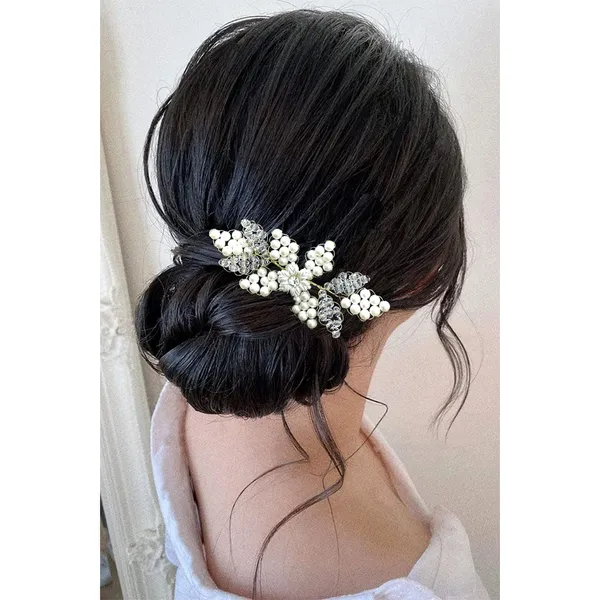 Silver_Artificial_Stone_And_Pearls_Made_Bridal_Attractive_Hair_Pin_For_Women