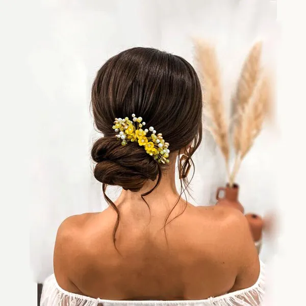 Yellow_Floral_Pearl_Design_Comb_Slide_Hairpin_For_Girls_(14_X_8_X_1_Cm)