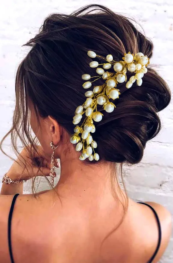 Pearl_&_Gold_Artificial_Golden_And_Pearl_Hair_Vein_And_Hair_Pin_Bridal_Hair_Accessories_For_Women_&_Girls_(Set_Of_7)