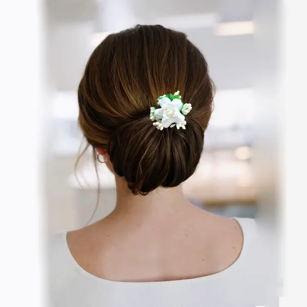 White_Rose_And_Pollen_Floral_Charming_Flowers_Design_Hairpin_For_Women_&_Girls_(14_X_8_X_1_Cm)