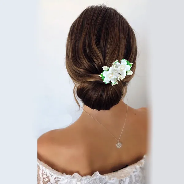 White_Rose_And_Pollen_Floral_Charming_Flowers_Design_Hairpin_For_Women_&_Girls_(14_X_8_X_1_Cm)