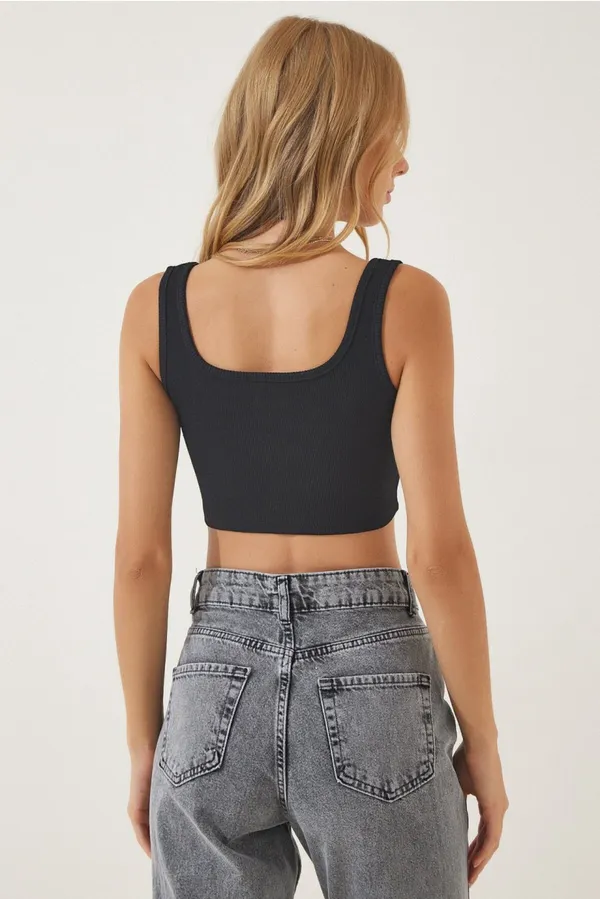 Classic_Black_Sleeveless_Ribbed_Tank_Top_for_Women