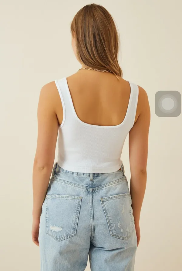 Classic_White_Sleeveless_Ribbed_Tank_Top_for_Women