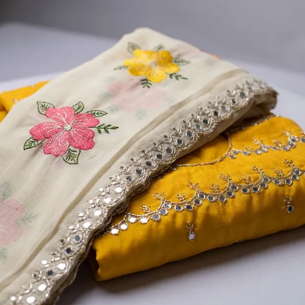 White_Georgette_Viscose_Saree_For_Women