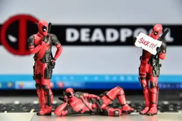 Deadpool_small_pools_miniatures_for_car_home_office_decor