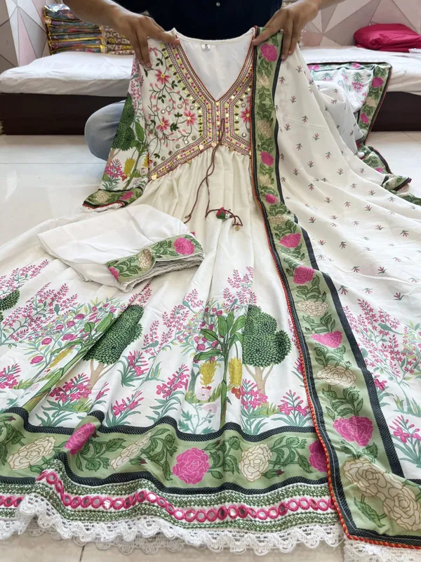White_Muslin_Silk_Digital_Printed_Embroidered_Kurta_Set_With_Dupatta
