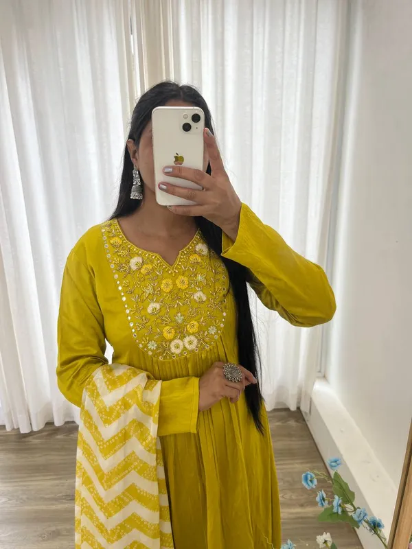 Yellow_Pure_Viscose_Muslin_Silk_Handwork_Kurta_Set_With_Bottom_And_Dupatta